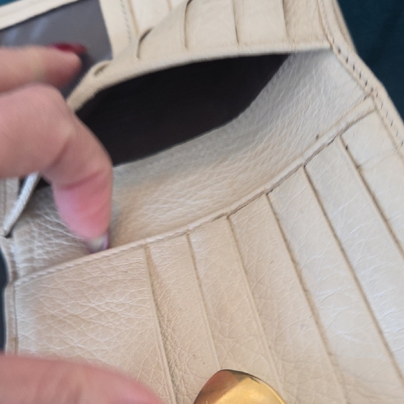 Gucci Guccicima Gold Accent Beige Leather  Wallet - Picture 10 of 11
